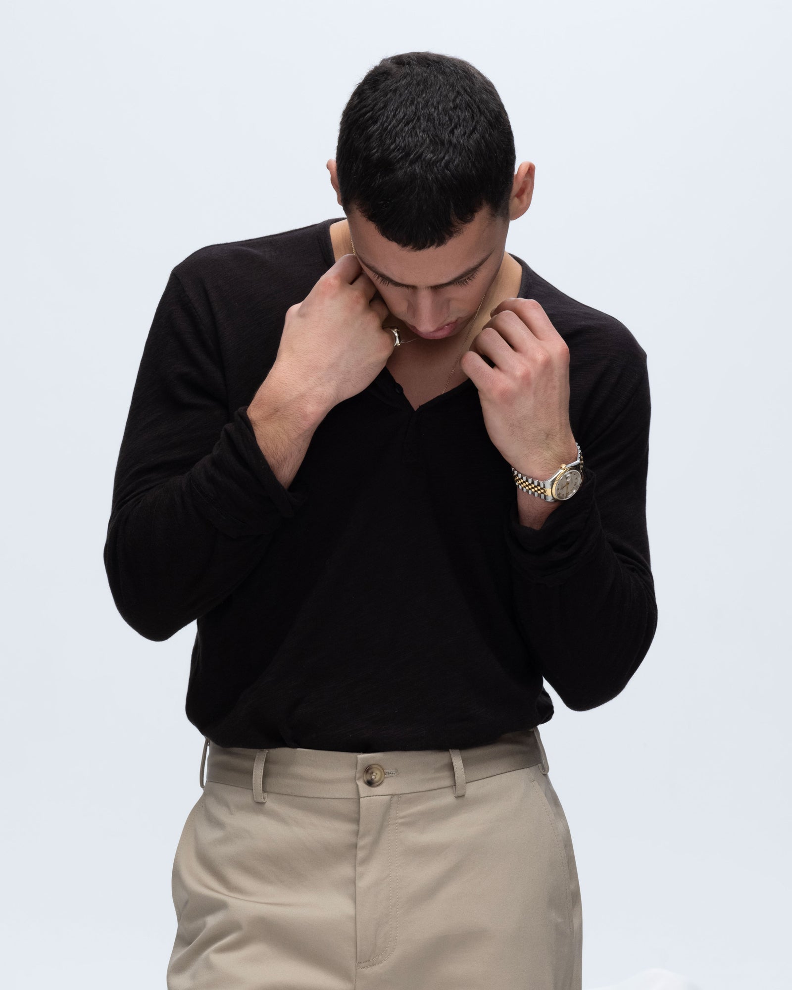 AM4006-FK-BLACK-MODEL_081_022025 Slub Jersey Destroyed Wash Henley - Black - Image 1